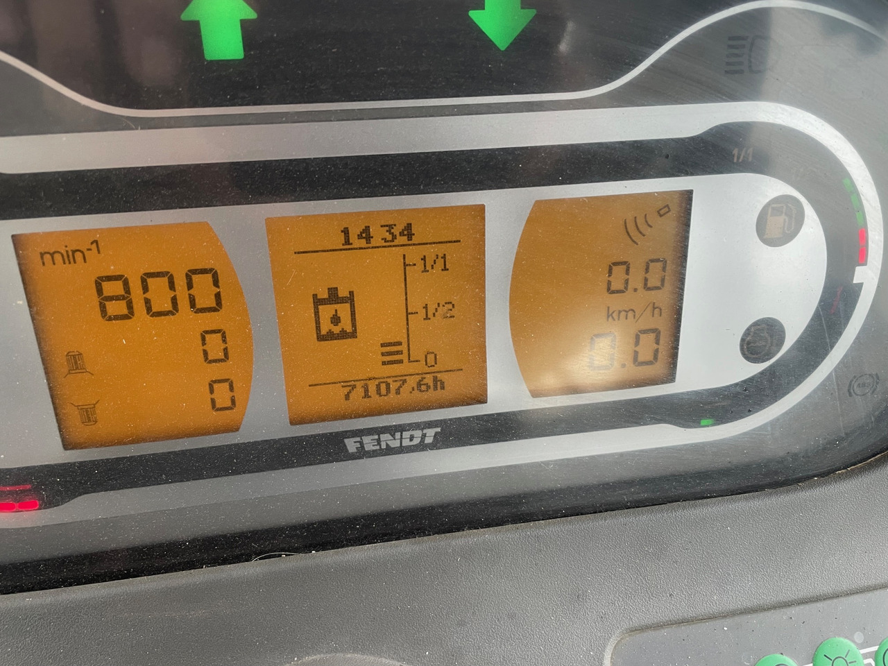 Fendt 718 Vario S4 ProfiPlus - Tractor: foto 2 Fendt 718 Vario S4 ProfiPlus - Tractor: foto 2