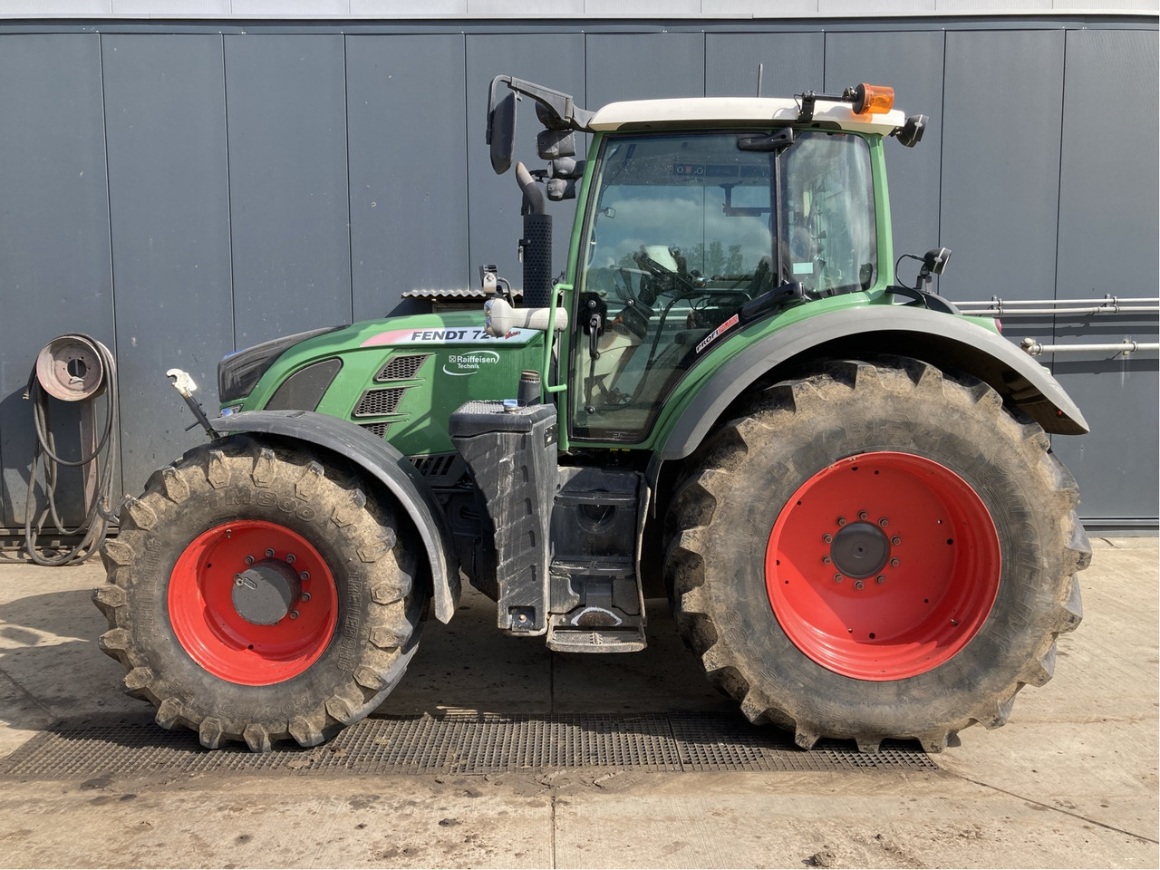 Fendt 724 Vario SCR - Tractor: foto 1 Fendt 724 Vario SCR - Tractor: foto 1