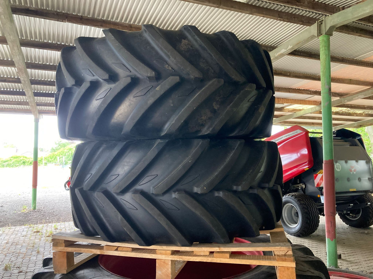 Fendt VF520/60R28 VF650/60R38 - Neumáticos y llantas: foto 4 Fendt VF520/60R28 VF650/60R38 - Neumáticos y llantas: foto 4