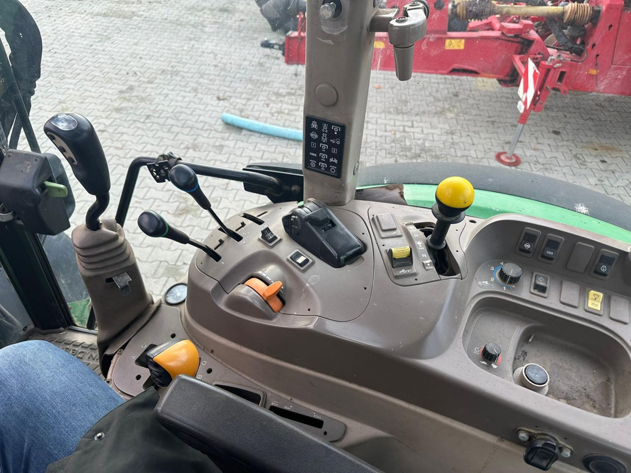 John Deere 5100 R - Tractor: foto 3 John Deere 5100 R - Tractor: foto 3