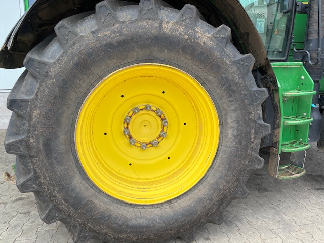 John Deere 6210 R - Tractor: foto 2 John Deere 6210 R - Tractor: foto 2