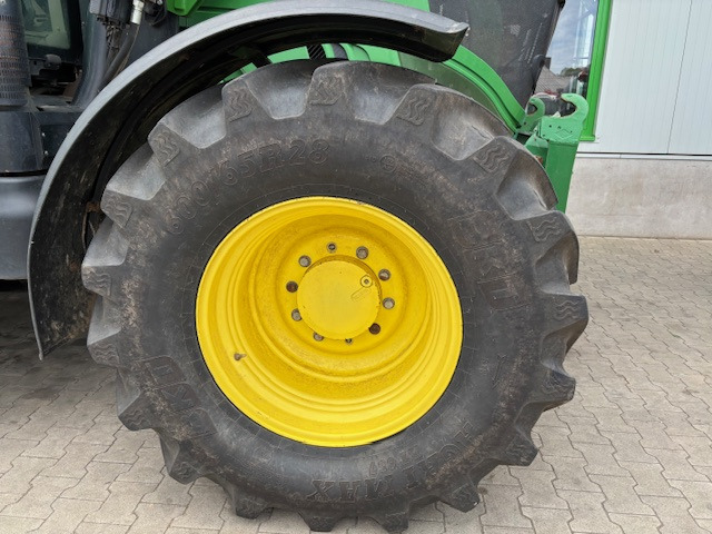 John Deere 6210 R - Tractor: foto 3 John Deere 6210 R - Tractor: foto 3