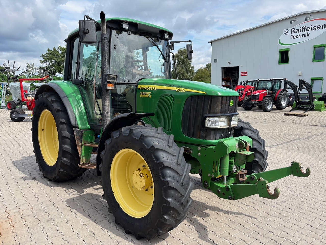 John Deere 6320 - Tractor: foto 1 John Deere 6320 - Tractor: foto 1