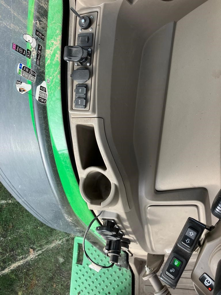 John Deere 7R 330 - Tractor: foto 4 John Deere 7R 330 - Tractor: foto 4