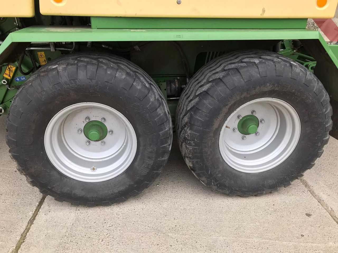 Krone Comprima CF 155 XC - Maquinaria de henificación: foto 2 Krone Comprima CF 155 XC - Maquinaria de henificación: foto 2