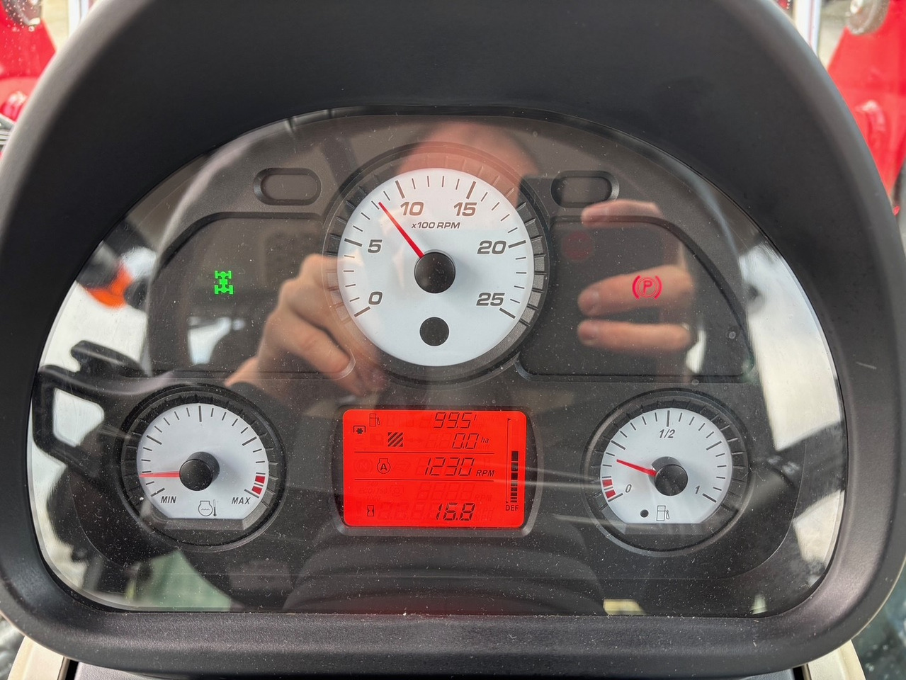 Massey Ferguson 4708 M Cab - Tractor: foto 2 Massey Ferguson 4708 M Cab - Tractor: foto 2