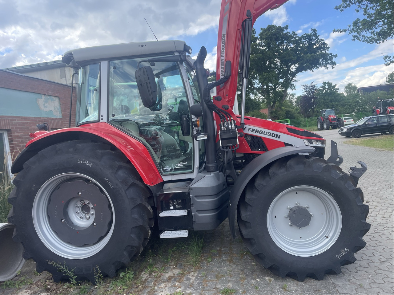Massey Ferguson 5S.135 Dyna 4 Efficient - Tractor: foto 1 Massey Ferguson 5S.135 Dyna 4 Efficient - Tractor: foto 1