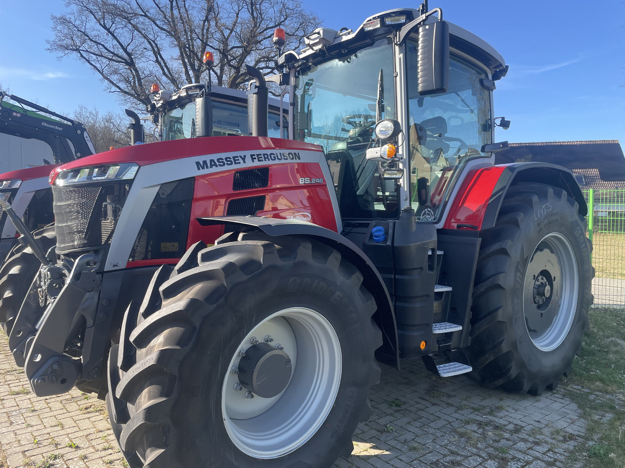 Massey Ferguson 8S.245 Dyna-VT EXCLUSIVE - Tractor: foto 1 Massey Ferguson 8S.245 Dyna-VT EXCLUSIVE - Tractor: foto 1