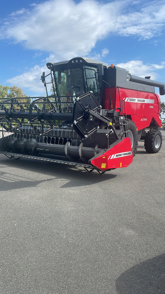 Massey Ferguson Activa 7342 Stufe5 - Cosechadora de granos: foto 1 Massey Ferguson Activa 7342 Stufe5 - Cosechadora de granos: foto 1