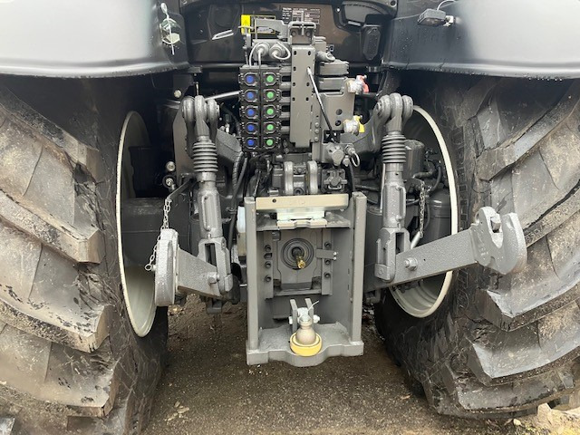 Valtra T235 V 2A1 - Tractor: foto 5 Valtra T235 V 2A1 - Tractor: foto 5