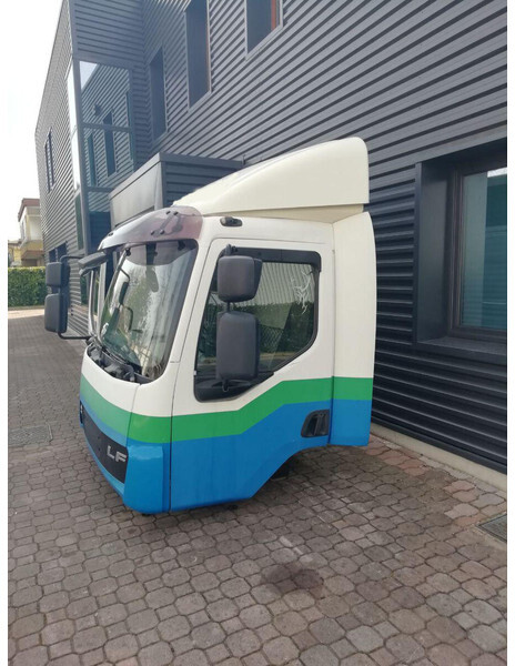 DAF LF45 LF55 Euro 5 - Cabina e interior para Camión: foto 1 DAF LF45 LF55 Euro 5 - Cabina e interior para Camión: foto 1