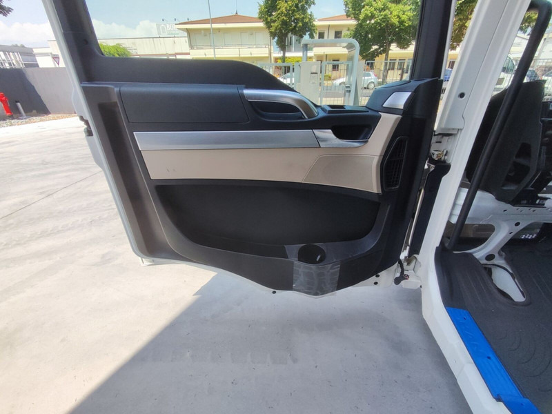 MAN TGL TGM - Cabina e interior para Camión: foto 3 MAN TGL TGM - Cabina e interior para Camión: foto 3
