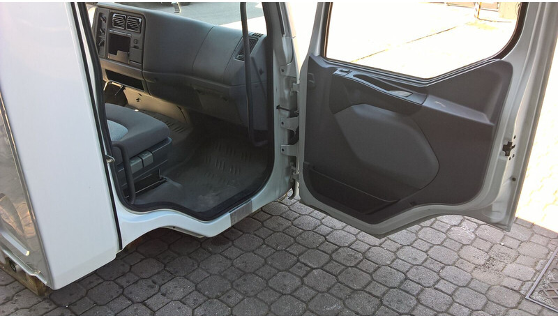 Renault MIDLUM Euro 5 - Cabina e interior para Camión: foto 2 Renault MIDLUM Euro 5 - Cabina e interior para Camión: foto 2