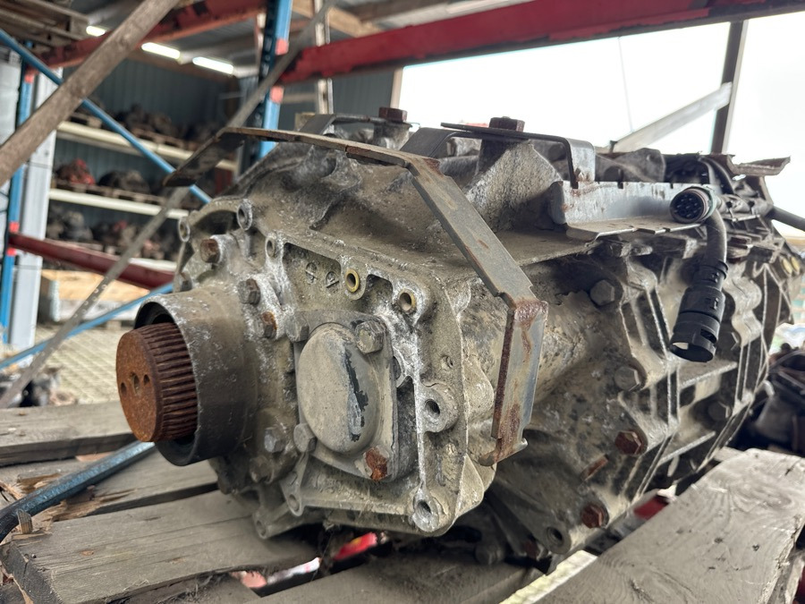 DAF GEARBOX 12A2130 TD *DAMAGE* - Caja de cambios para Camión: foto 1 DAF GEARBOX 12A2130 TD *DAMAGE* - Caja de cambios para Camión: foto 1