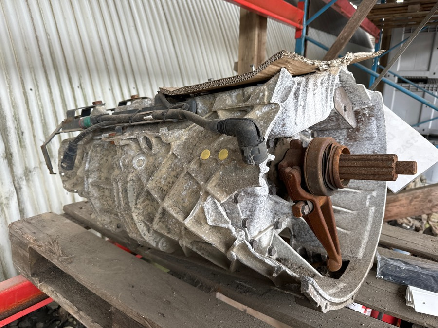DAF GEARBOX 12A2130 TD *DAMAGE* - Caja de cambios para Camión: foto 3 DAF GEARBOX 12A2130 TD *DAMAGE* - Caja de cambios para Camión: foto 3
