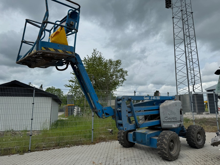 GENIE 4WD LIFT Z45 / 25 - Plataforma articulada: foto 2 GENIE 4WD LIFT Z45 / 25 - Plataforma articulada: foto 2