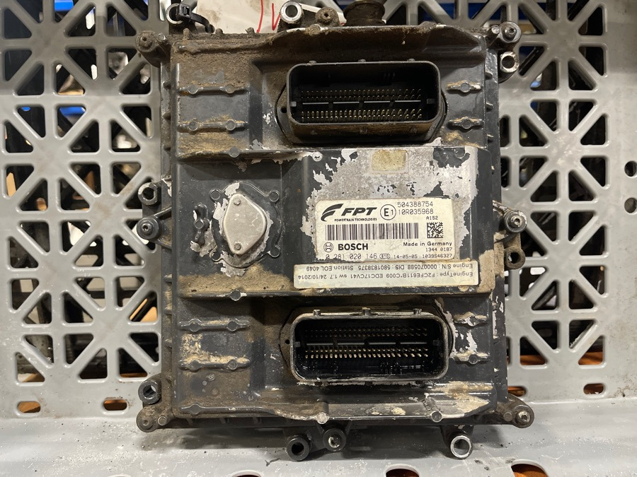 IVECO ECU 504388754 - Sistema eléctrico para Camión: foto 1 IVECO ECU 504388754 - Sistema eléctrico para Camión: foto 1