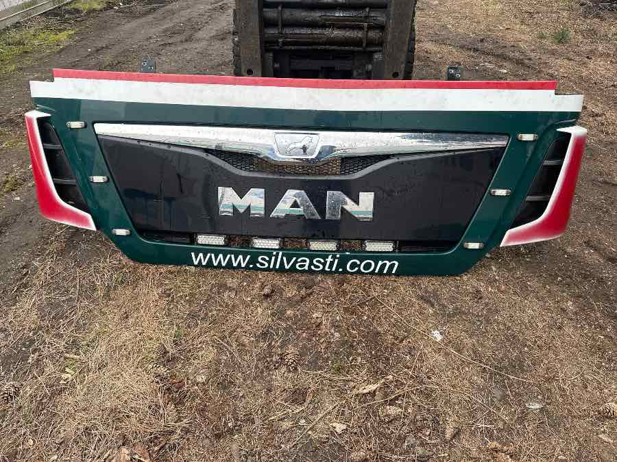 MAN FRONT DOOR TGX 81.61110-6095 - Cabina e interior para Camión: foto 1 MAN FRONT DOOR TGX 81.61110-6095 - Cabina e interior para Camión: foto 1