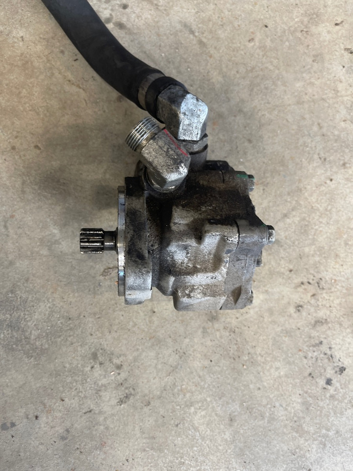 MERCEDES STEERING PUMP A0034606080 - Dirección para Camión: foto 1 MERCEDES STEERING PUMP A0034606080 - Dirección para Camión: foto 1