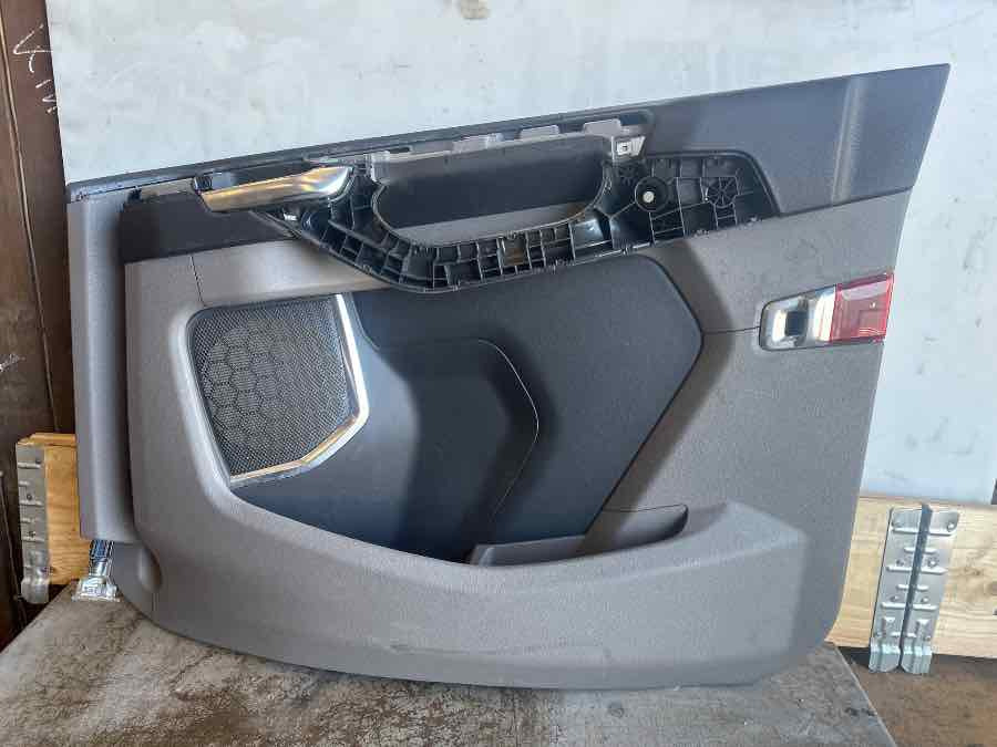 SCANIA DOOR TRIM 2935304 RH - Cabina e interior para Camión: foto 1 SCANIA DOOR TRIM 2935304 RH - Cabina e interior para Camión: foto 1