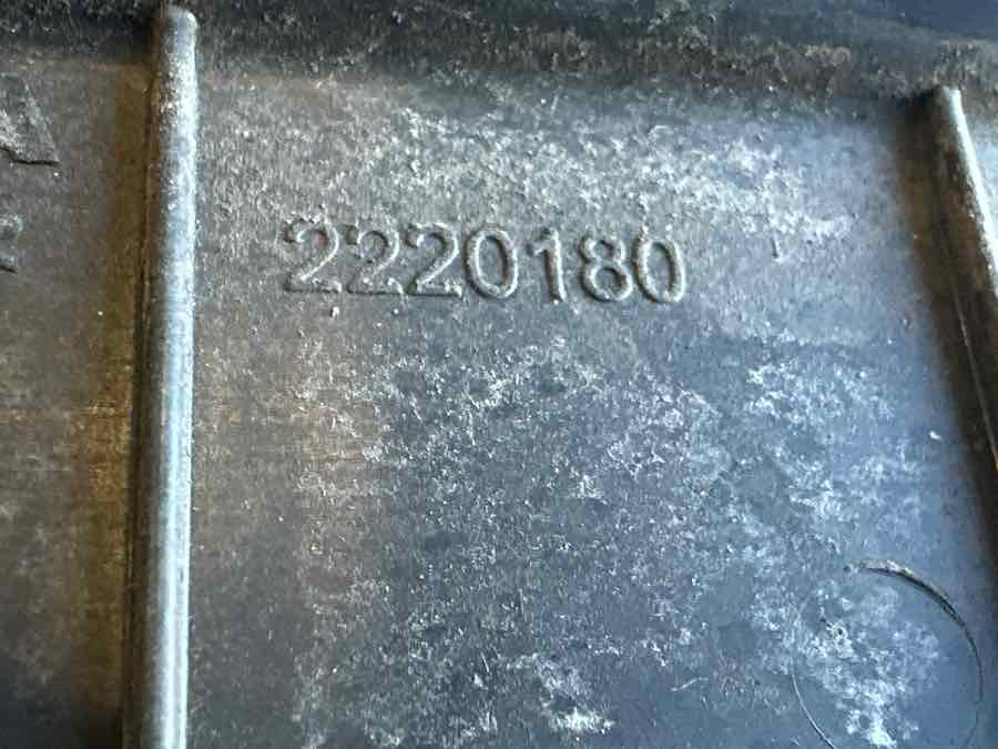 SCANIA STEP PLATE RH 2422410 2422412 2533168 - Cabina e interior para Camión: foto 4 SCANIA STEP PLATE RH 2422410 2422412 2533168 - Cabina e interior para Camión: foto 4