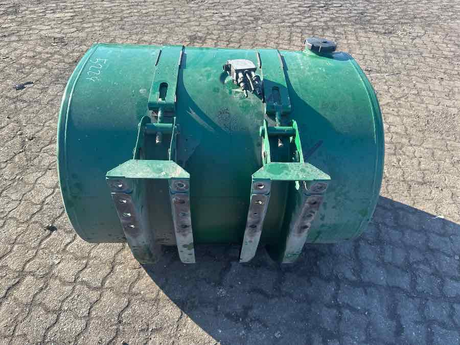 VOLVO DIESEL TANK 21516447 - Sistema de combustible para Camión: foto 2 VOLVO DIESEL TANK 21516447 - Sistema de combustible para Camión: foto 2