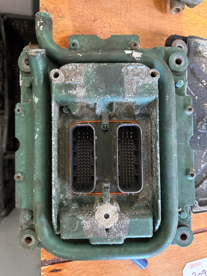 VOLVO ECU 20977019 PO3 - Unidad de control para Camión: foto 2 VOLVO ECU 20977019 PO3 - Unidad de control para Camión: foto 2