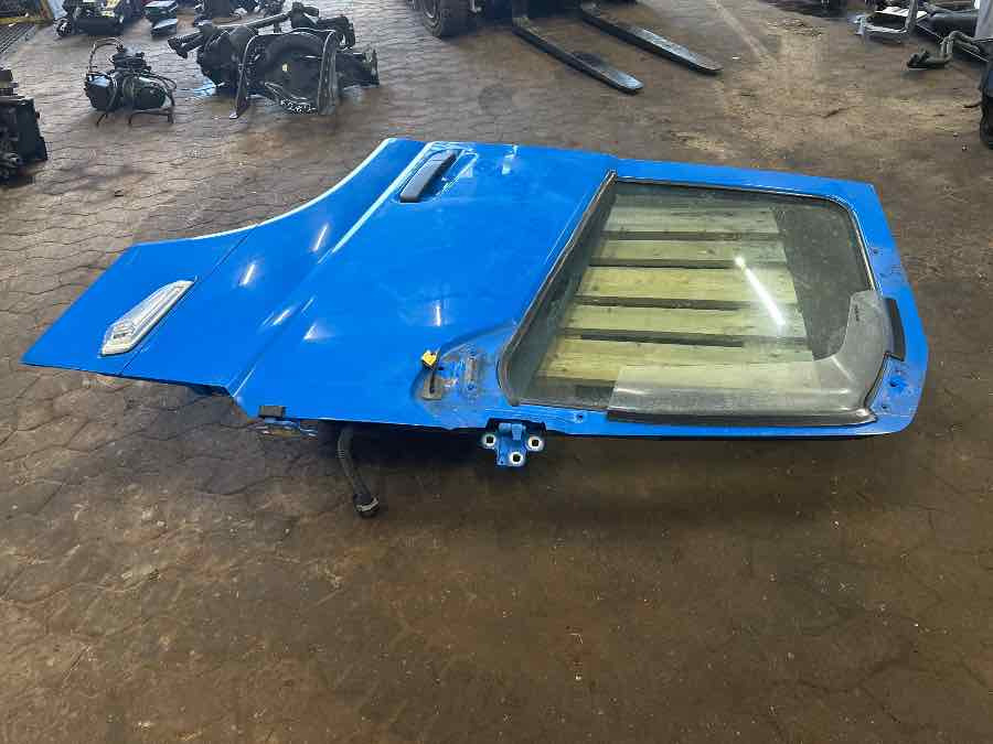 VOLVO FMX DOOR RIGHT 	84235902 - Cabina e interior para Camión: foto 1 VOLVO FMX DOOR RIGHT 	84235902 - Cabina e interior para Camión: foto 1