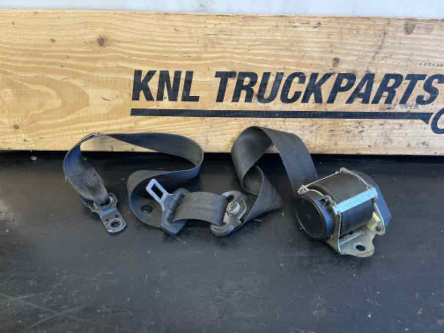 VOLVO SEAT BELT LEFT 625318900B - Cabina e interior para Camión: foto 1 VOLVO SEAT BELT LEFT 625318900B - Cabina e interior para Camión: foto 1