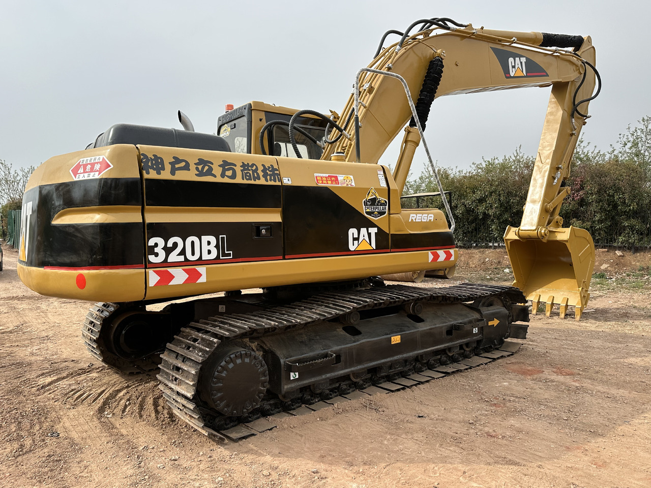 CATERPILLAR 320BL - Excavadora de cadenas: foto 4 CATERPILLAR 320BL - Excavadora de cadenas: foto 4