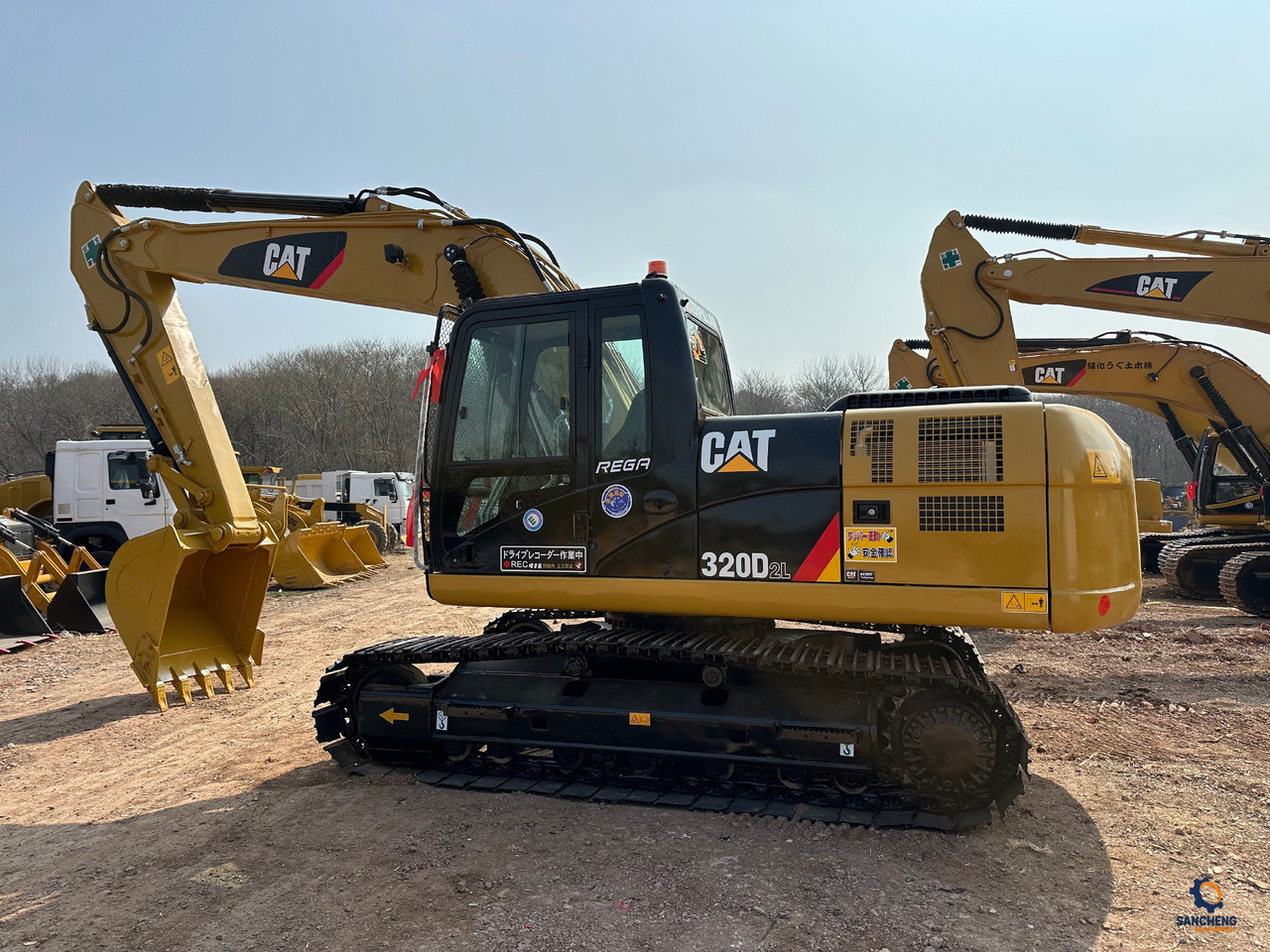 CATERPILLAR 320D2L - Excavadora de cadenas: foto 1 CATERPILLAR 320D2L - Excavadora de cadenas: foto 1