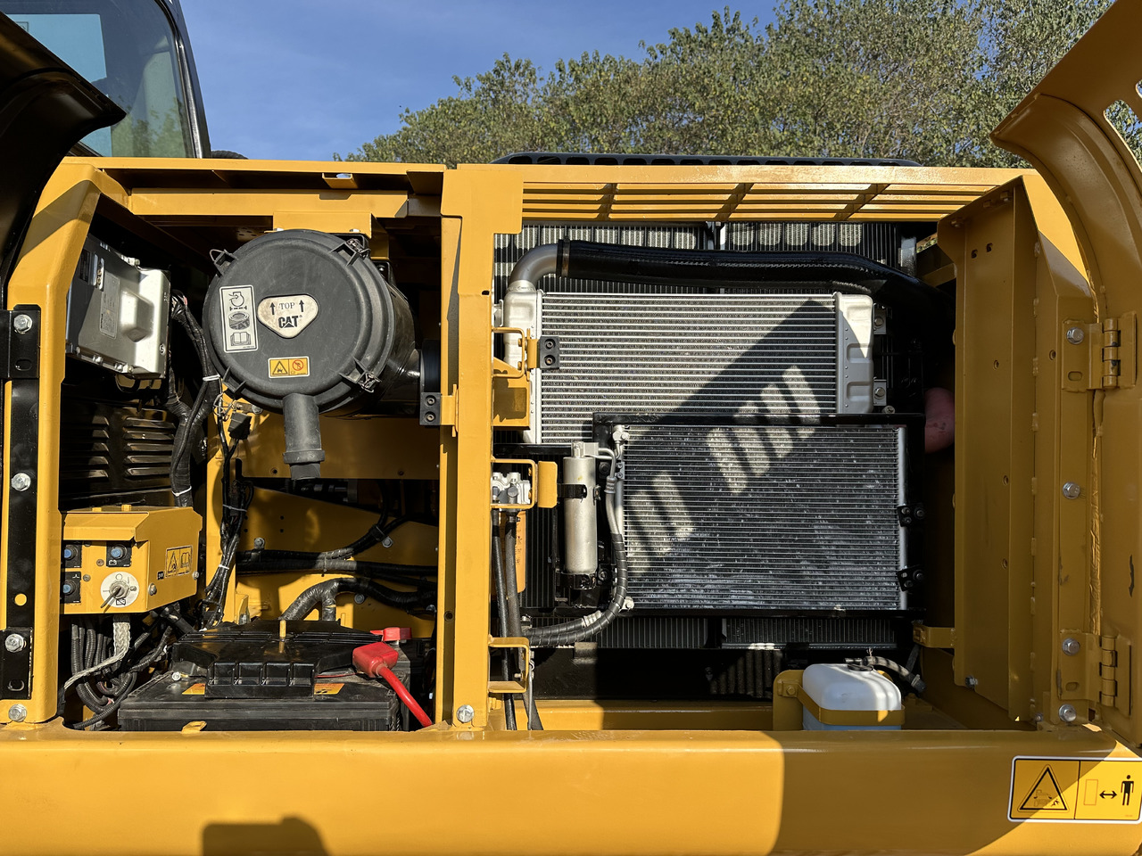 Excavadora de cadenas CATERPILLAR 320DL: foto 8