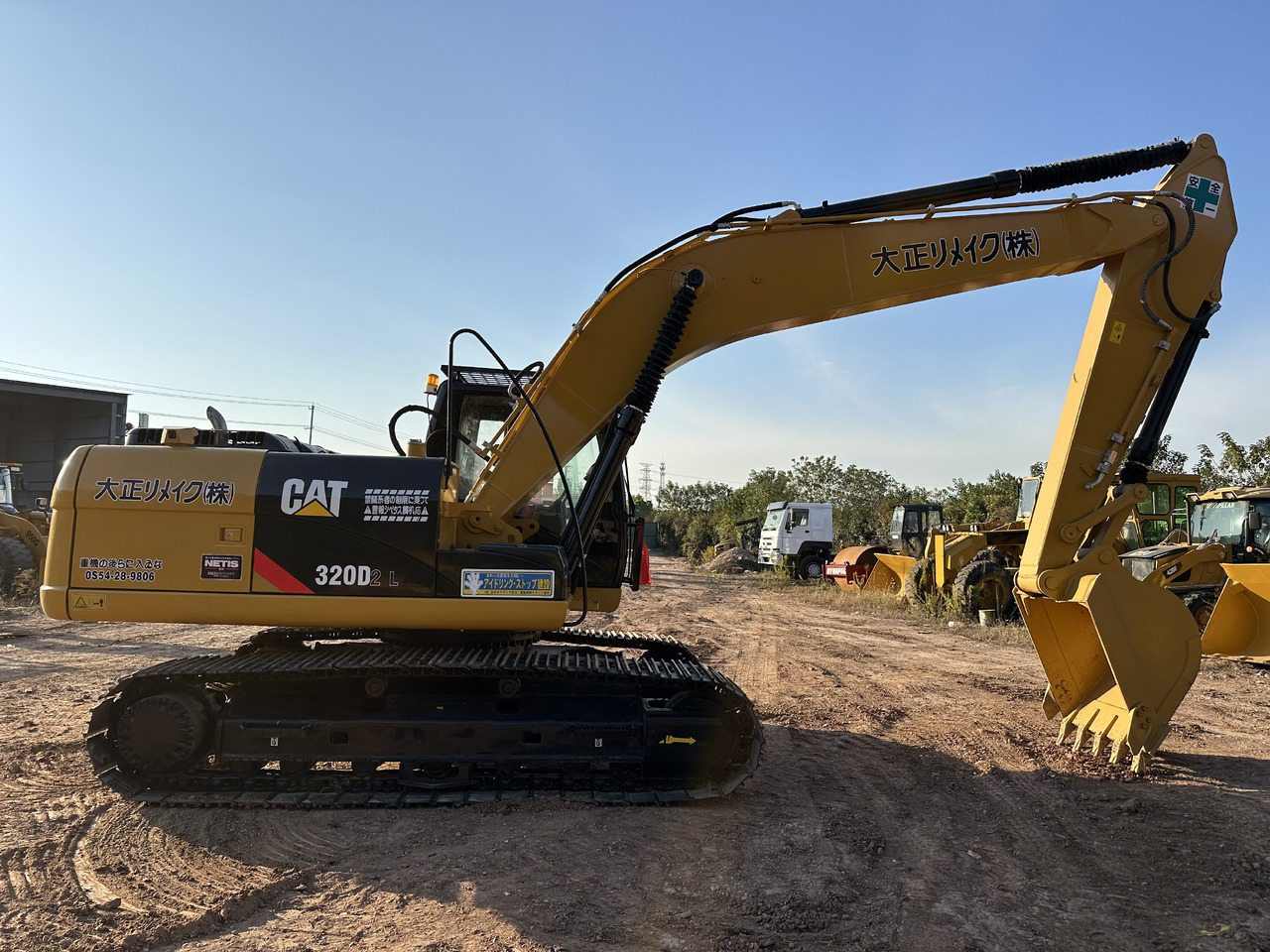 CATERPILLAR 320DL - Excavadora de cadenas: foto 2 CATERPILLAR 320DL - Excavadora de cadenas: foto 2