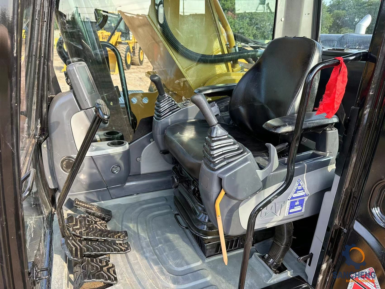 CATERPILLAR 330D2L excavator - Excavadora de cadenas: foto 5 CATERPILLAR 330D2L excavator - Excavadora de cadenas: foto 5