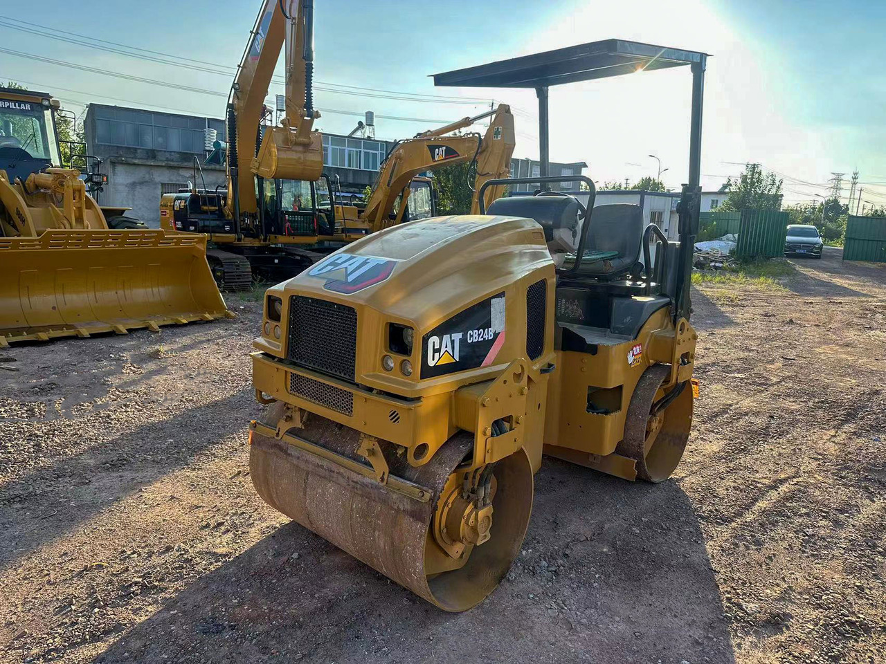 CATERPILLAR CB24B - Rodillo: foto 2 CATERPILLAR CB24B - Rodillo: foto 2