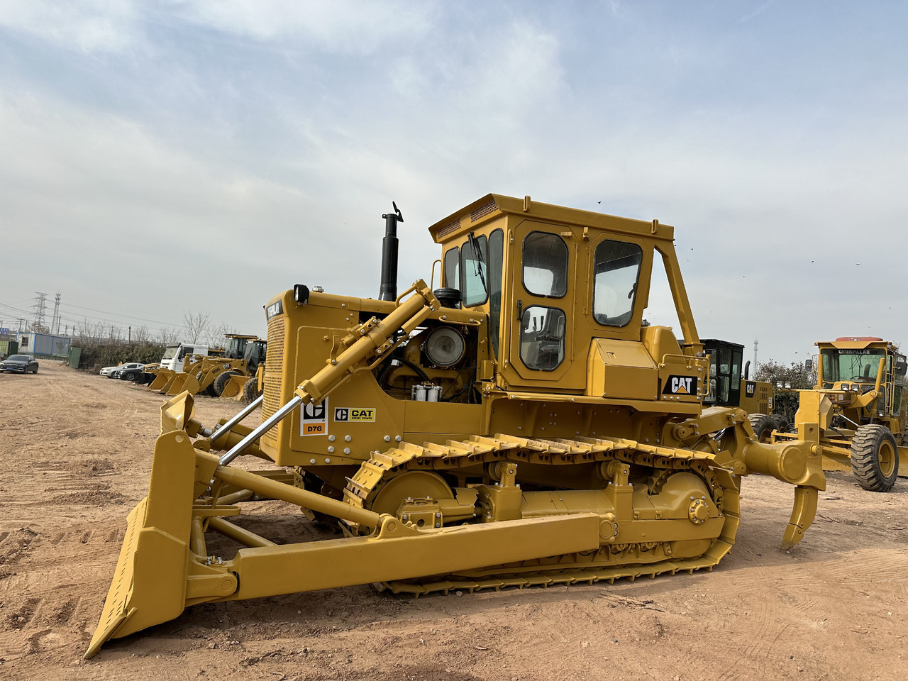 CATERPILLAR D7G - Bulldozer: foto 1 CATERPILLAR D7G - Bulldozer: foto 1