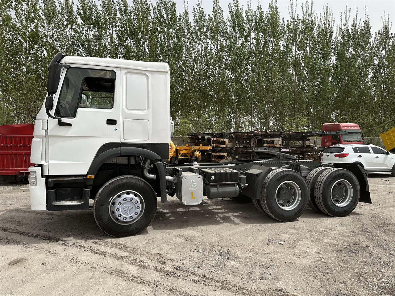 SINOTRUK Howo 371 Truck Head - Cabeza tractora: foto 5 SINOTRUK Howo 371 Truck Head - Cabeza tractora: foto 5