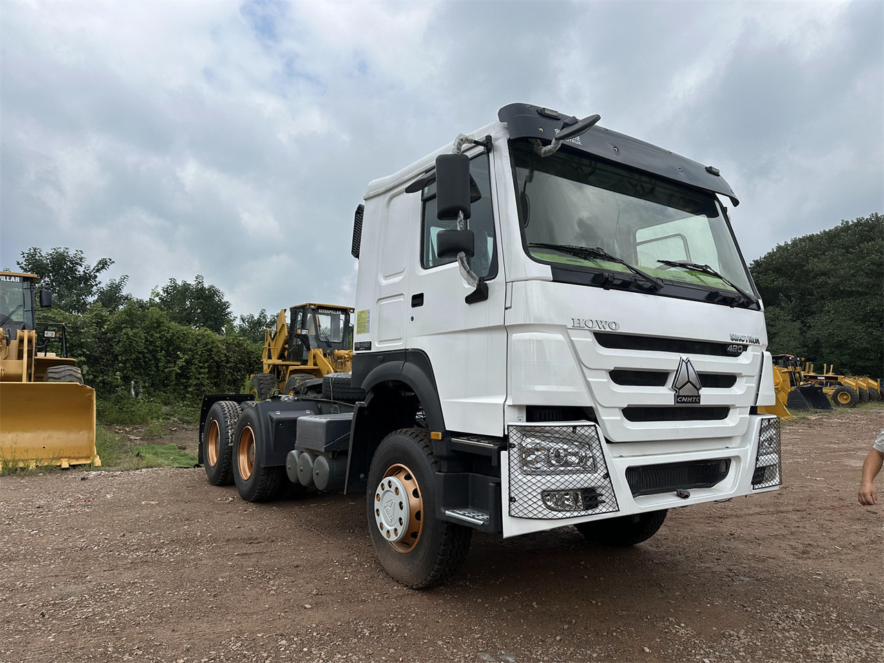 SINOTRUK Howo tractor unit 420hp - Cabeza tractora: foto 3 SINOTRUK Howo tractor unit 420hp - Cabeza tractora: foto 3