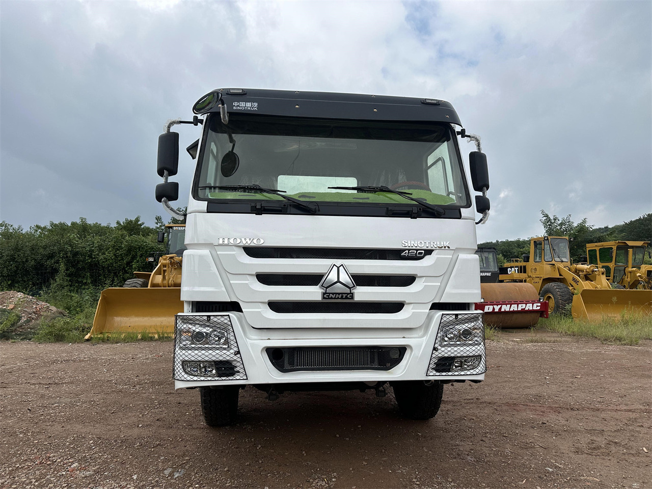 SINOTRUK Howo tractor unit 420hp - Cabeza tractora: foto 4 SINOTRUK Howo tractor unit 420hp - Cabeza tractora: foto 4