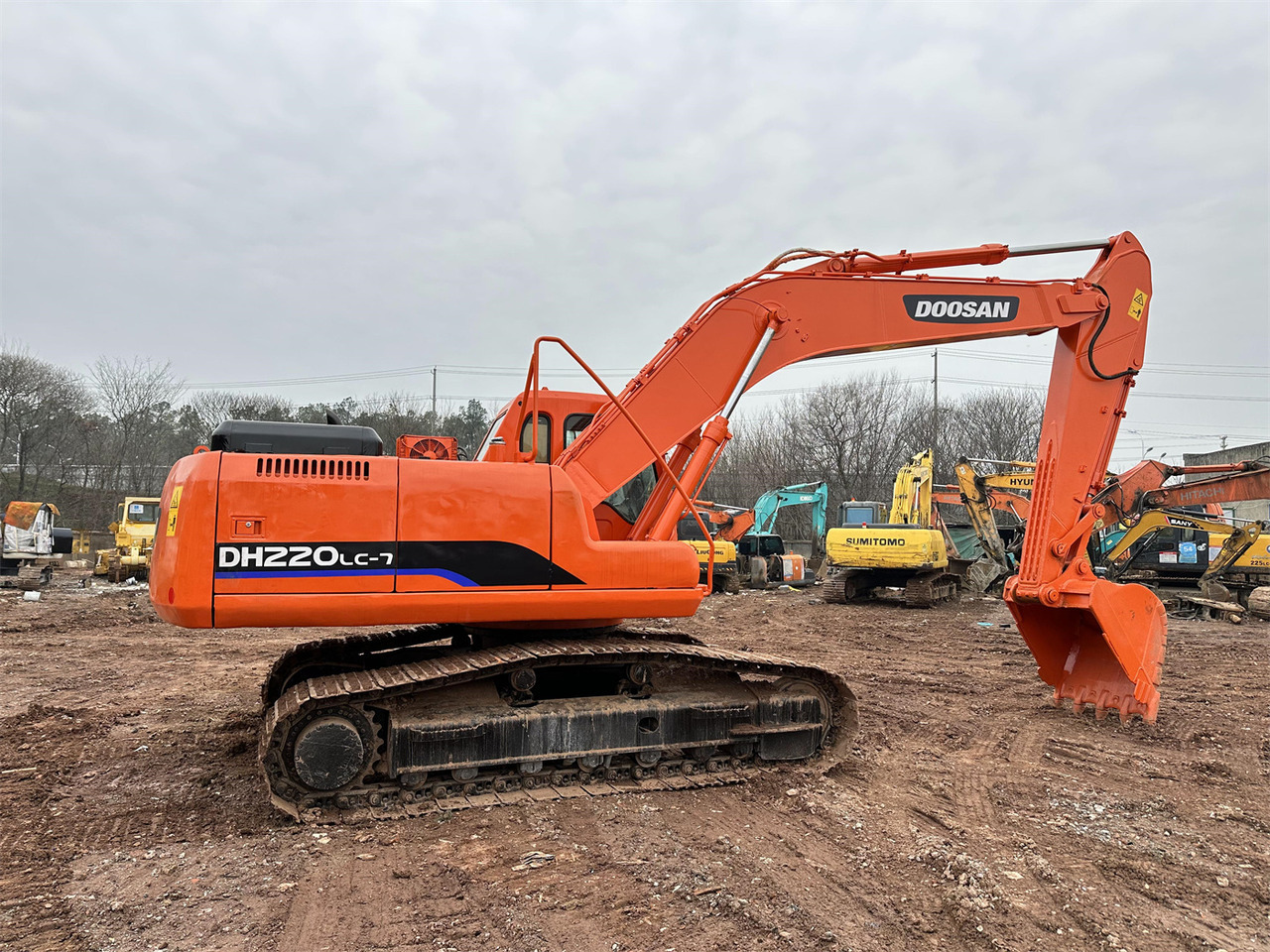DOOSAN DH220 - Excavadora de cadenas: foto 2 DOOSAN DH220 - Excavadora de cadenas: foto 2