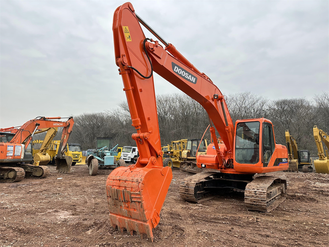 DOOSAN DH220 - Excavadora de cadenas: foto 3 DOOSAN DH220 - Excavadora de cadenas: foto 3