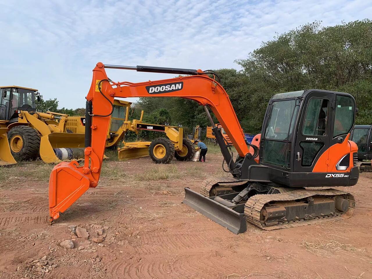 DOOSAN DX55 excavator - Excavadora: foto 1 DOOSAN DX55 excavator - Excavadora: foto 1