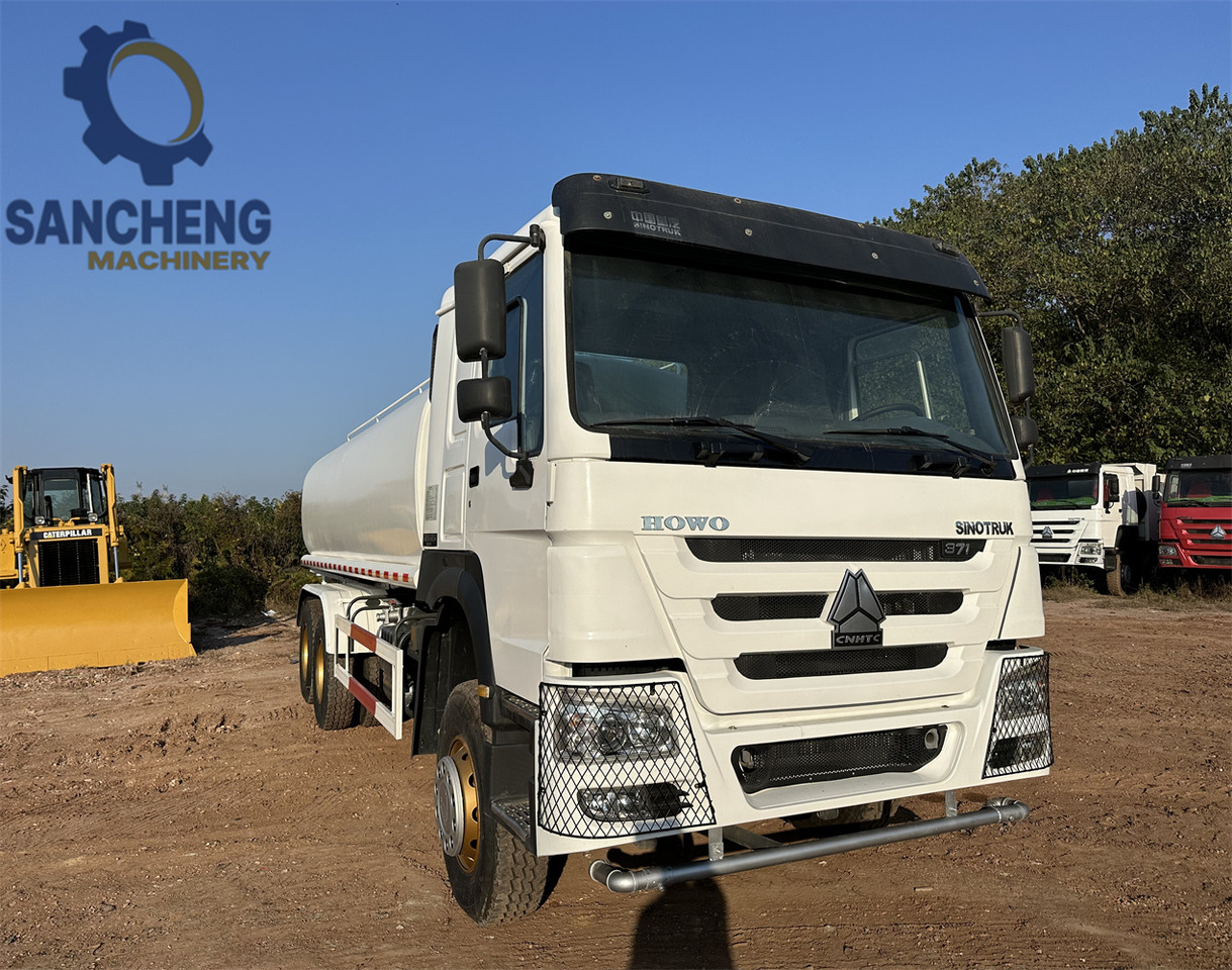 SINOTRUK HOWO 371 6x4 Water Tanker Truck - Camión cisterna: foto 3 SINOTRUK HOWO 371 6x4 Water Tanker Truck - Camión cisterna: foto 3