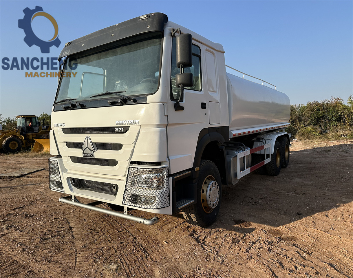 SINOTRUK HOWO 371 6x4 Water Tanker Truck - Camión cisterna: foto 1 SINOTRUK HOWO 371 6x4 Water Tanker Truck - Camión cisterna: foto 1