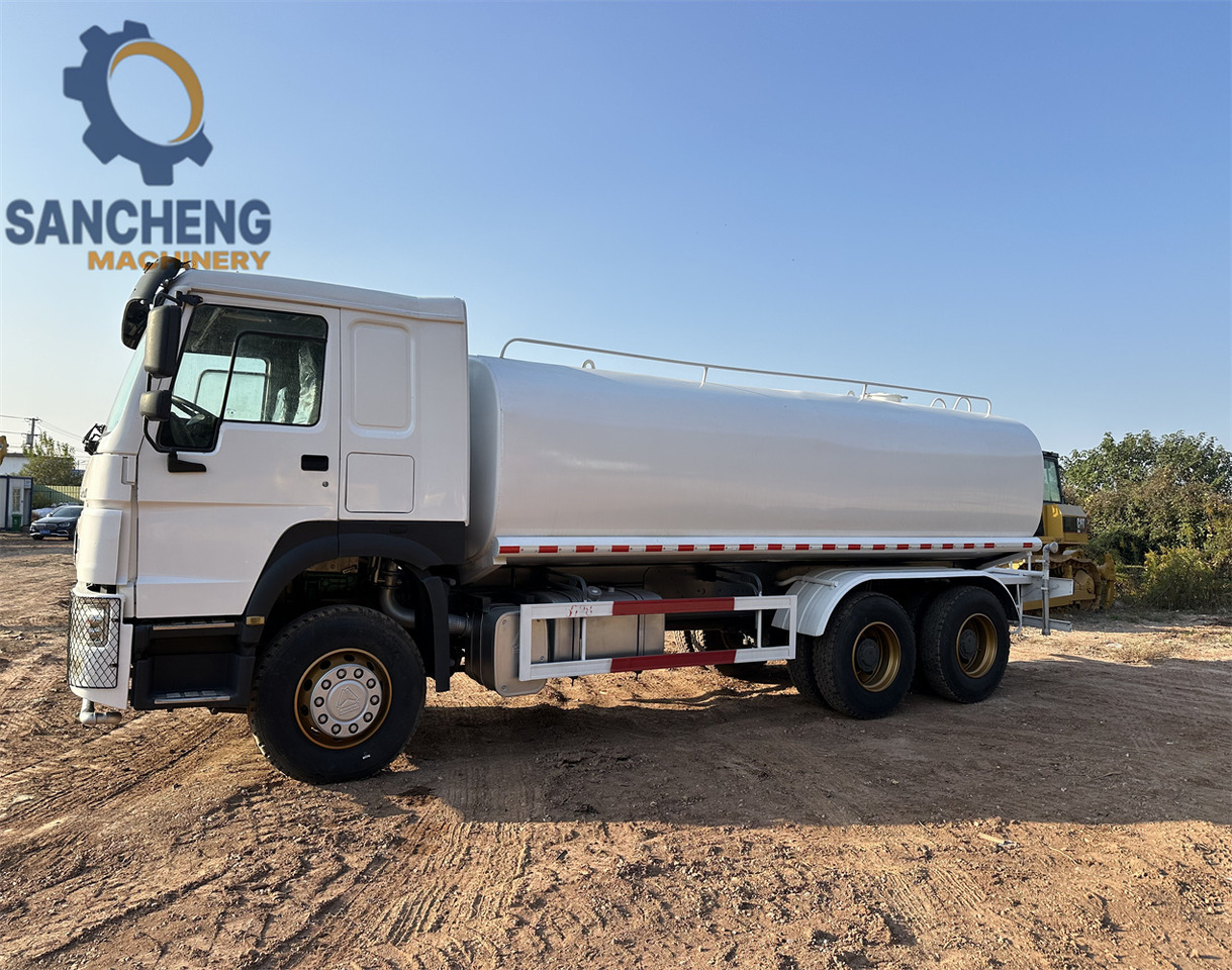 SINOTRUK HOWO 371 6x4 Water Tanker Truck - Camión cisterna: foto 4 SINOTRUK HOWO 371 6x4 Water Tanker Truck - Camión cisterna: foto 4