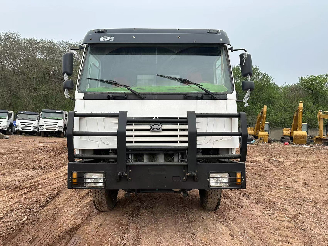 SINOTRUK HOWO 371 with Bumper - Camión volquete: foto 3 SINOTRUK HOWO 371 with Bumper - Camión volquete: foto 3