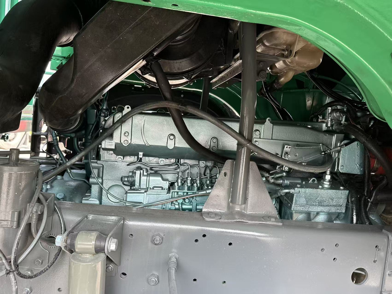 Camión caja abierta para transporte de materiales áridos SINOTRUK HOWO 420hp 8x4 fence truck: foto 9 Camión caja abierta para transporte de materiales áridos SINOTRUK HOWO 420hp 8x4 fence truck: foto 9