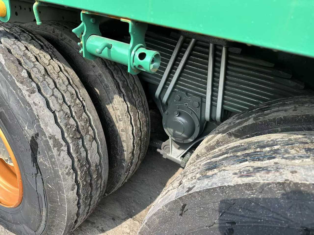 Camión caja abierta para transporte de materiales áridos SINOTRUK HOWO 420hp 8x4 fence truck: foto 10 Camión caja abierta para transporte de materiales áridos SINOTRUK HOWO 420hp 8x4 fence truck: foto 10