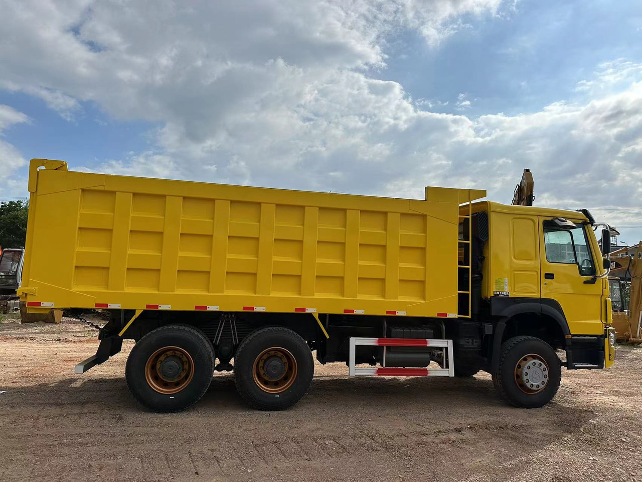Camión volquete SINOTRUK Howo 371 Dump truck: foto 6