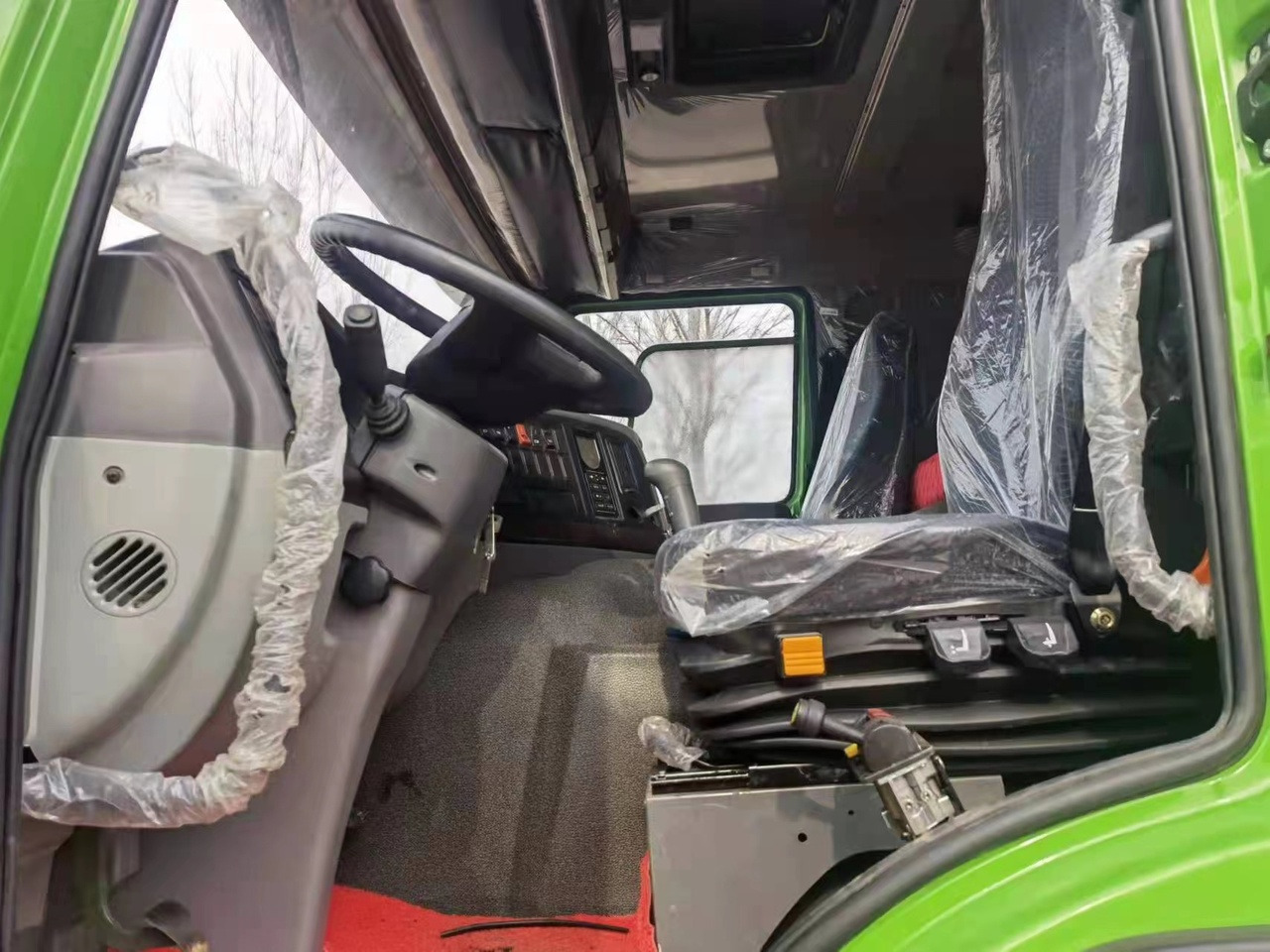 Camión volquete para transporte de silos SINOTRUK Howo Dump truck 371: foto 7